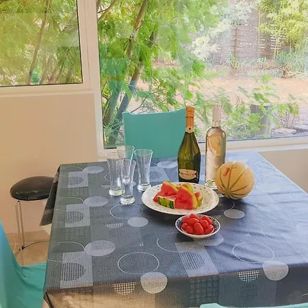 Holiday For 6 With Garden Apartmán