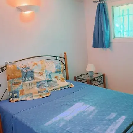 Апартаменты Holiday For 6 With Garden